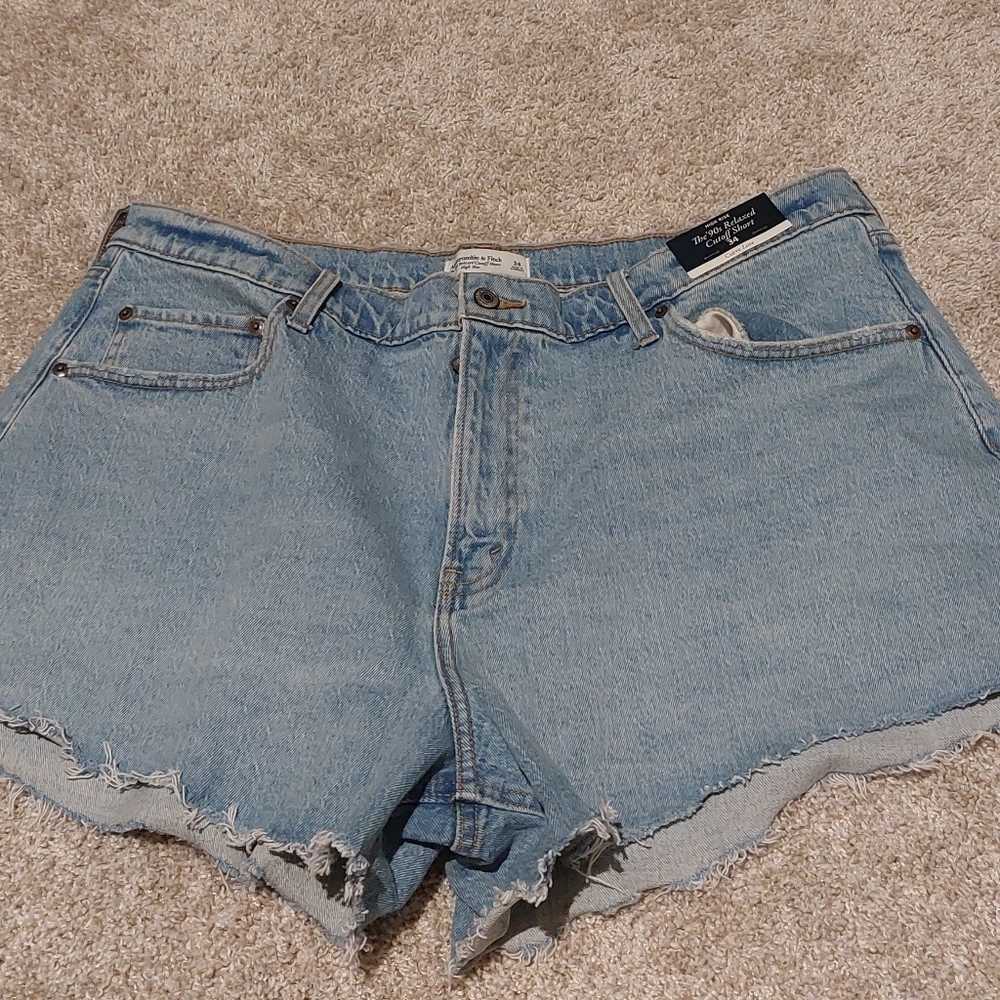 Abercrombie & Fitch Curve Love Shorts- 90s Relaxed Cutoff Short